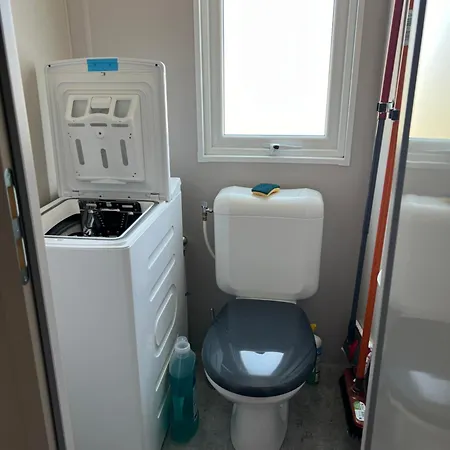 Kemping Mobil Neuf 6 P Climatise A A 200 M De La Dans 4 Etoiles Hyères