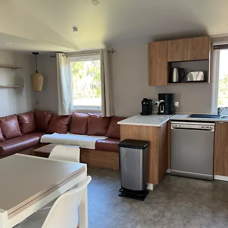 Mobil Neuf 6 P Climatise A A 200 M De La Dans 4 Etoiles Kamp alanı Hyères